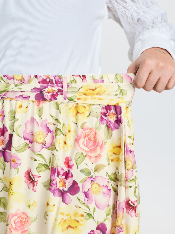 Sweet Floral Print Stretchy Waist Midi Skirt