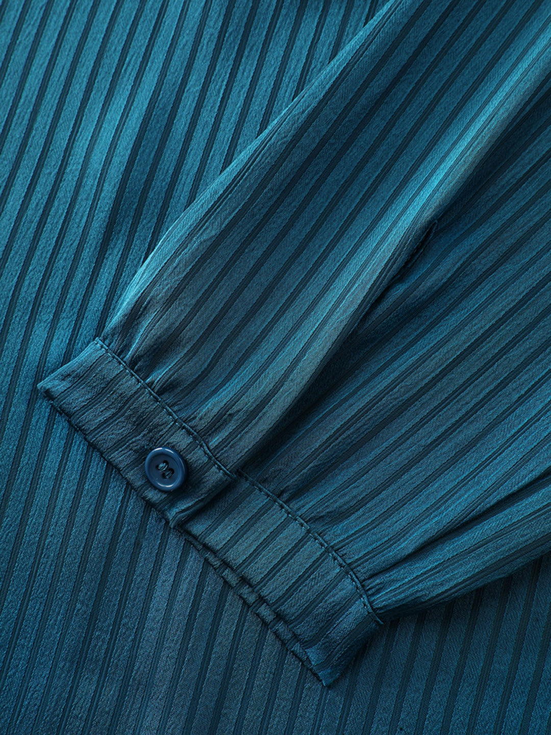 Textured Collar Pleated Blouse