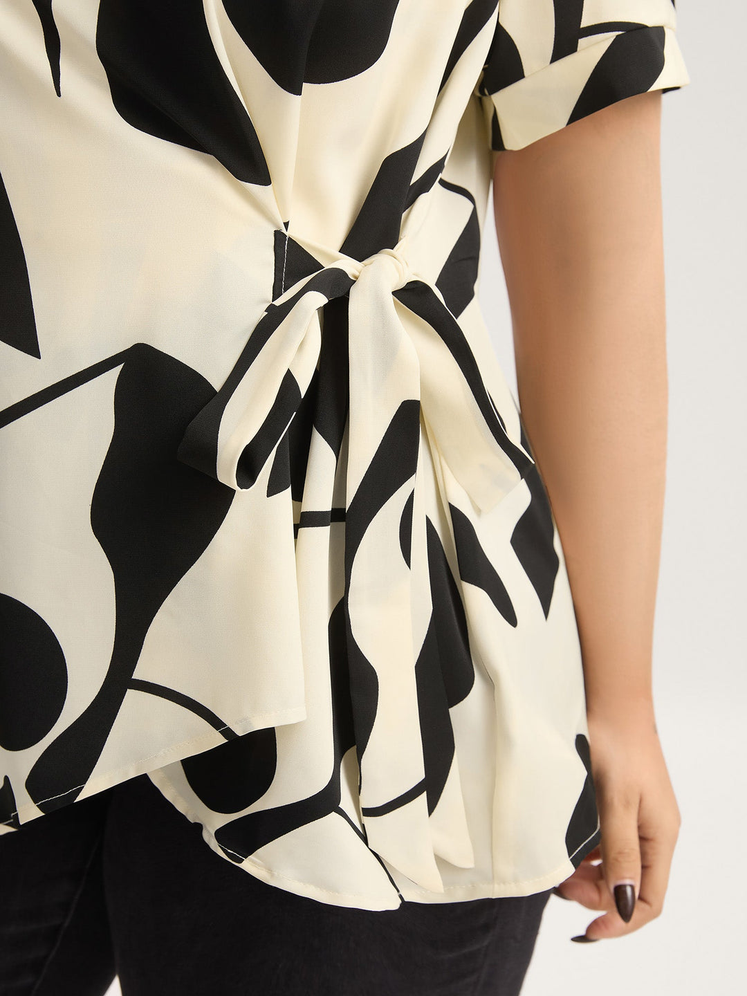 Abstract Print Knotted Blouse