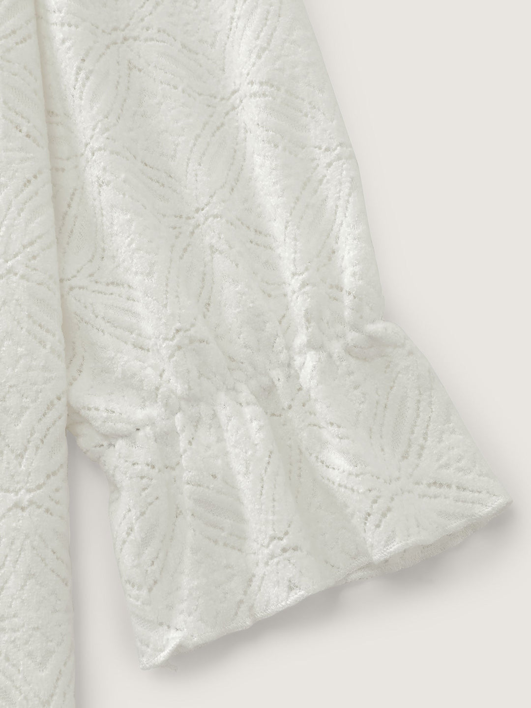 Stretchy Lace Cuff Sleeve Blouse