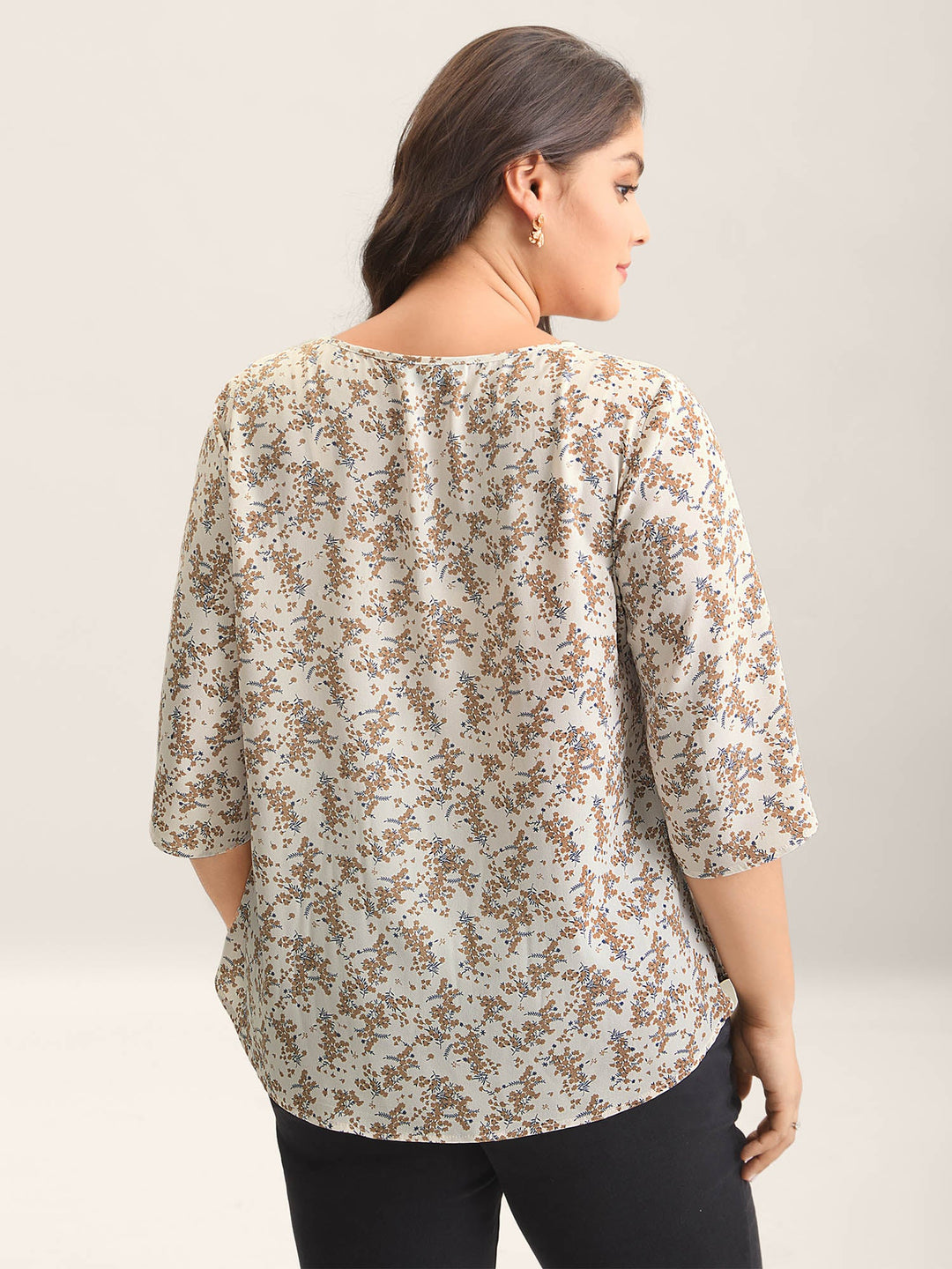 Floral Print Curvy Hem V-Neck Shirt
