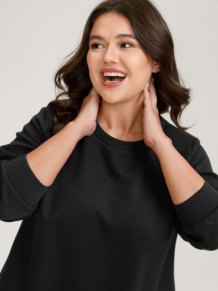Textured Curvy Hem Round Neck Sweatshirt
