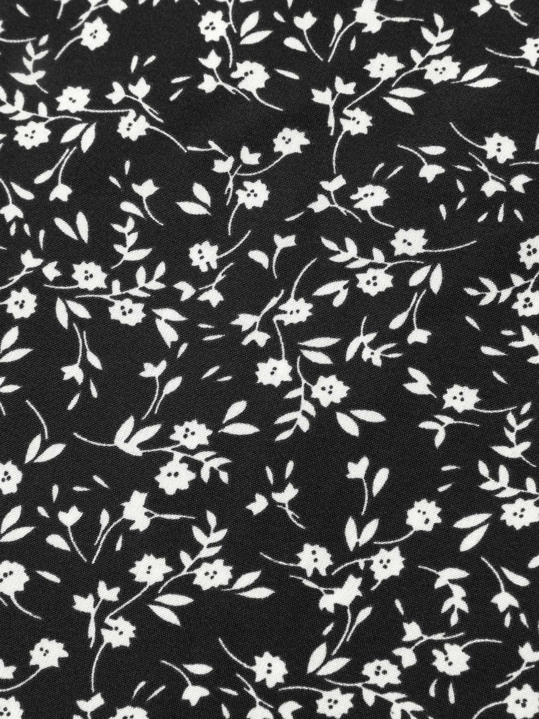 Ditsy Floral Print Curvy Hem Blouse